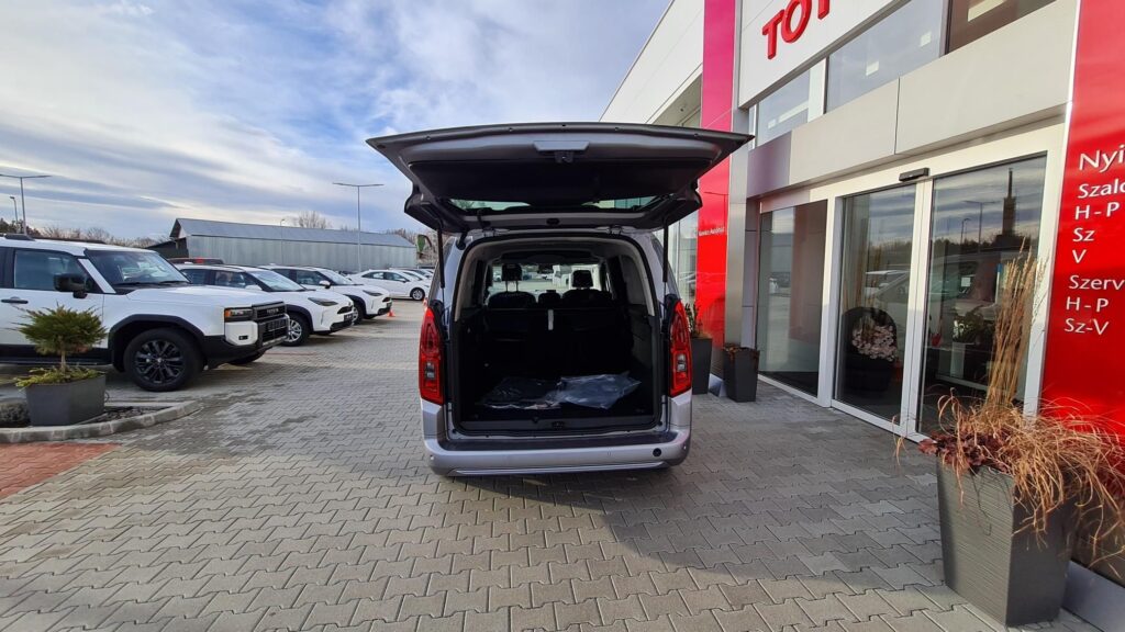 PROACE City Verso 1.5D Family L2H1 MT6 100 Le készletről