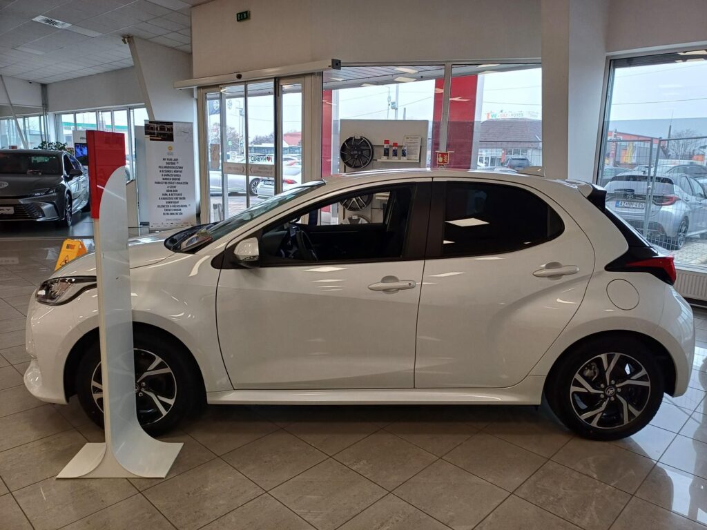 YARIS 1.5 Hybrid Comfort Style Tech e-CVT rendelhető