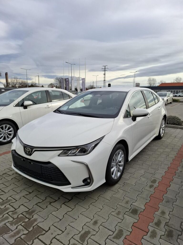 COROLLA Sedan 1.5 Comfort Benzines/kézi váltós! Utolsó lehetőség! Készletről azonnal vihető!