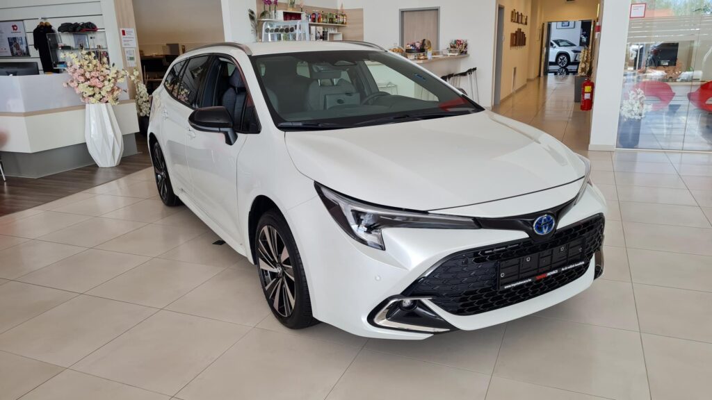 COROLLA Touring Sports 2.0 Hybrid Style e-CVT Az ár készpénzes vásárlásra vonatkozik. azonnal készletről