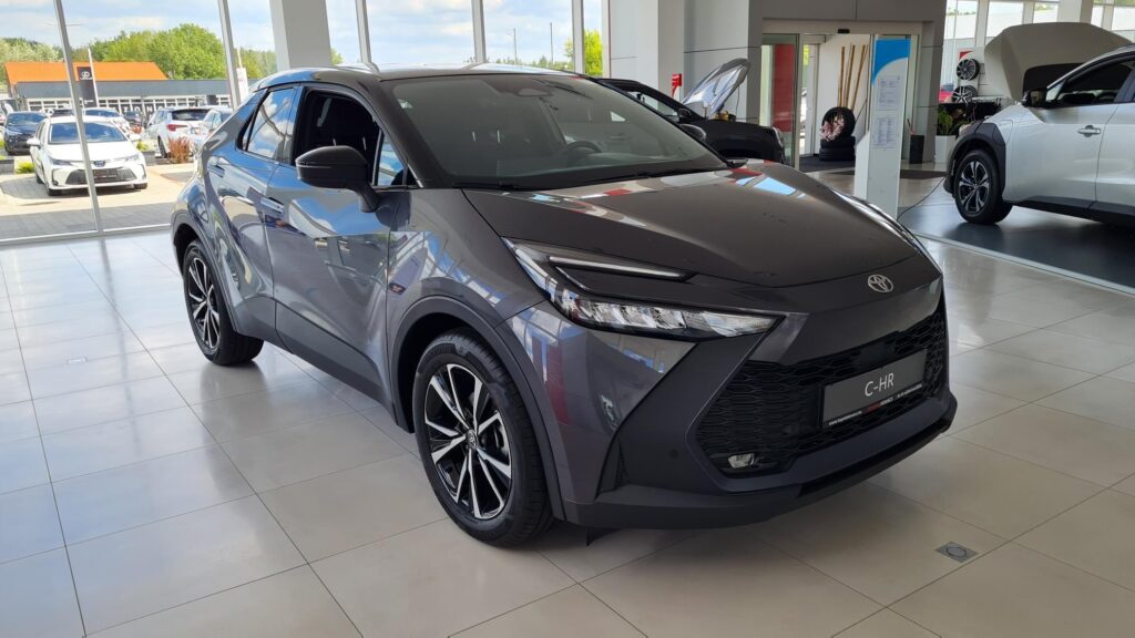 C-HR 2.0 Hybrid Style e-CVT Bi-tone fényezés. készletről