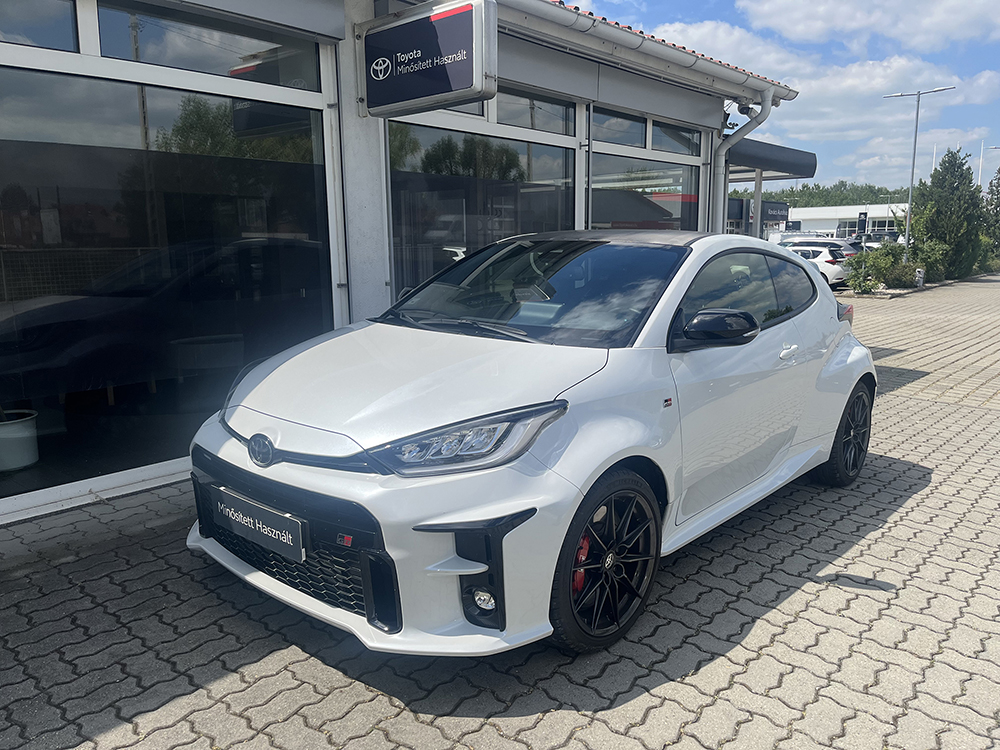 YARIS 1.6 VVT-i GR Dynamic 4WD + Sport csomag