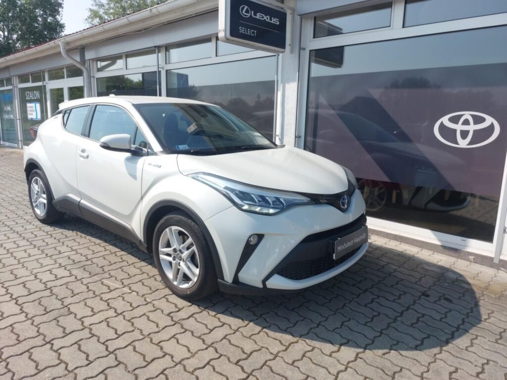 C-HR 1.8 Hybrid Comfort Business e-CVT Magyarországi vezetett szervízkönyv