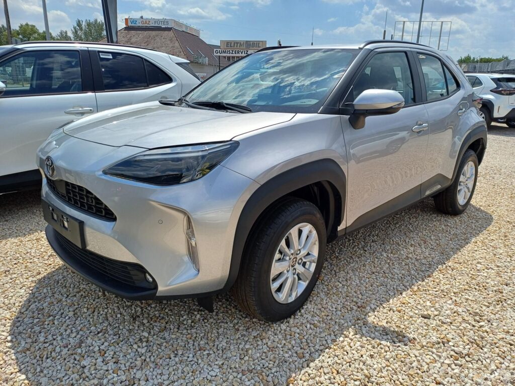YARIS CROSS 1.5 Hybrid Comfort e-CVT készletről