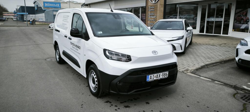 PROACE City 1.5 D Active Smart Cargo Multimedia L2H1