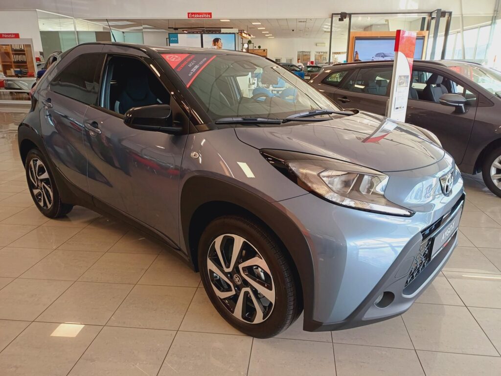AYGO X 1.0 VVT-i Style CVT