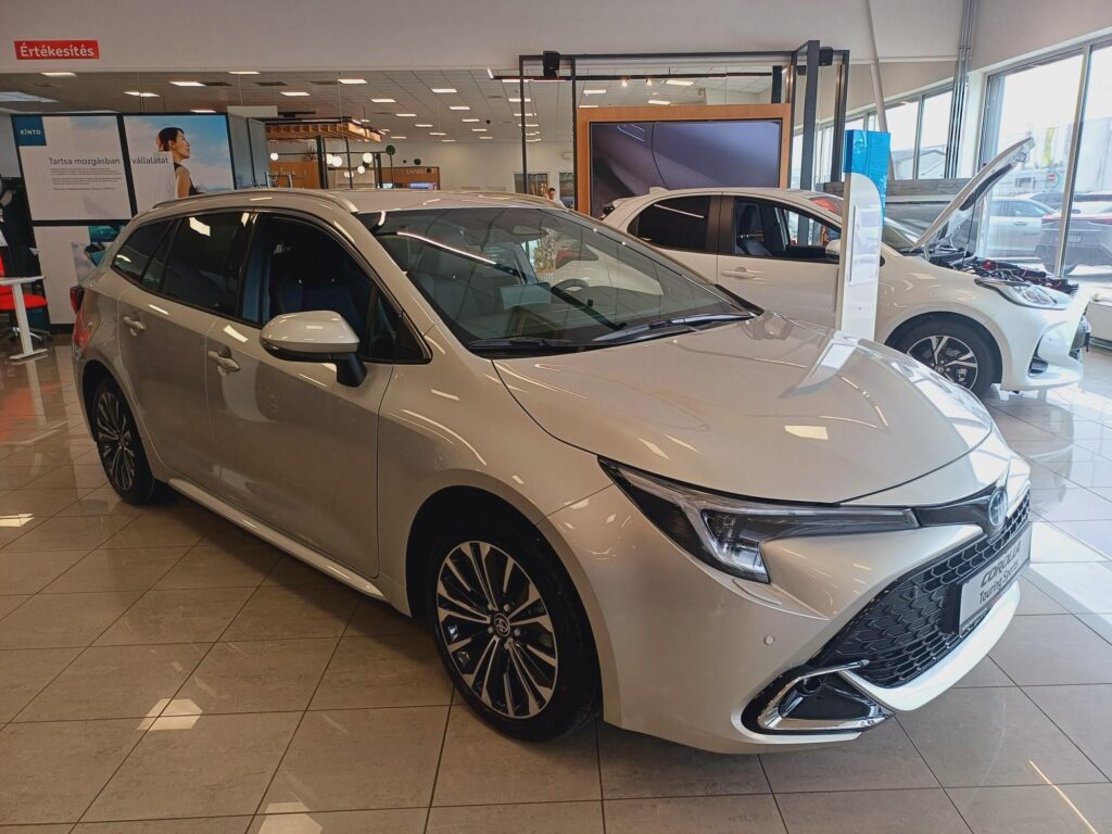COROLLA 1.8 Hybrid Style e-CVT Rendelhető