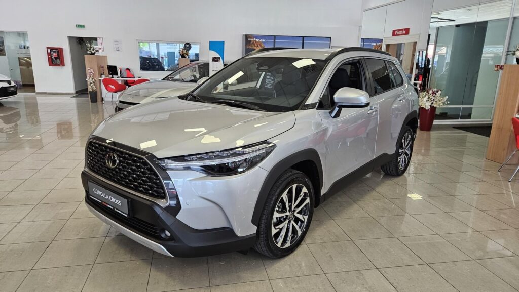 COROLLA CROSS 2.0 Hybrid Style+Tech e-CVT Készletről. akár 6.9% THM finanszírozással!