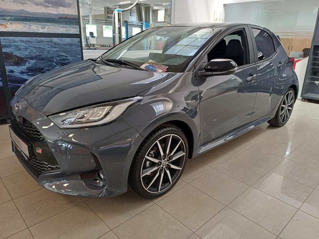 YARIS 1.5 Hybrid GR Sport e-CVT készletről