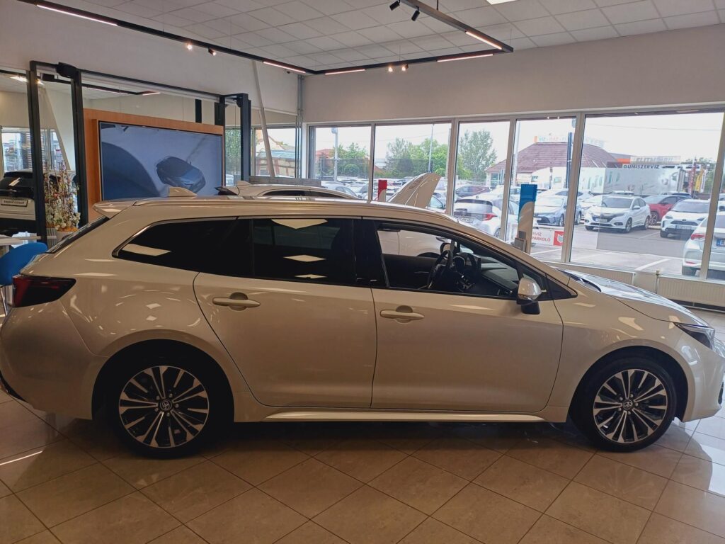 COROLLA 1.8 Hybrid Style e-CVT Rendelhető