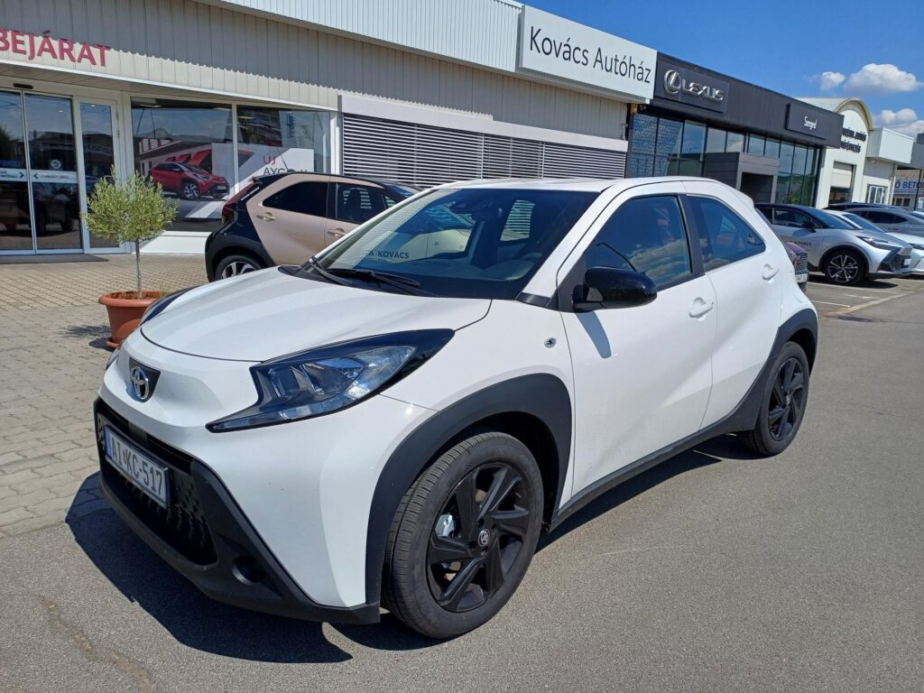 AYGO X 1.0 VVT-i Comfort Business CVT Automata