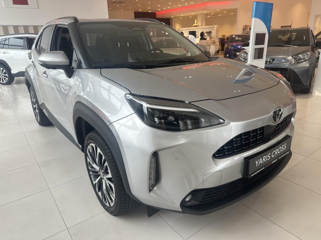 YARIS CROSS 1.5 Hybrid Executive Monotone Tech e-CVT Készletről azonnal elérhető
