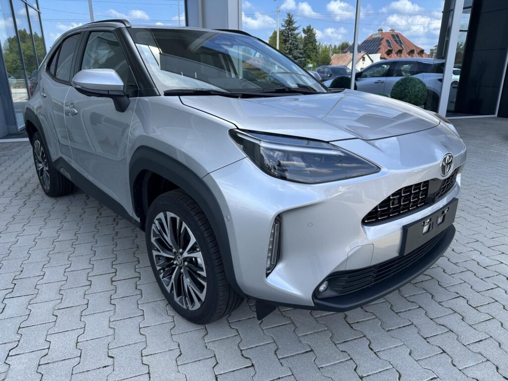 YARIS CROSS 1.5 Hybrid Executive Monotone Tech e-CVT Megvásáolható akár 0% THM kamatozású lízinggel is. Részletekről érdeklődjön a l