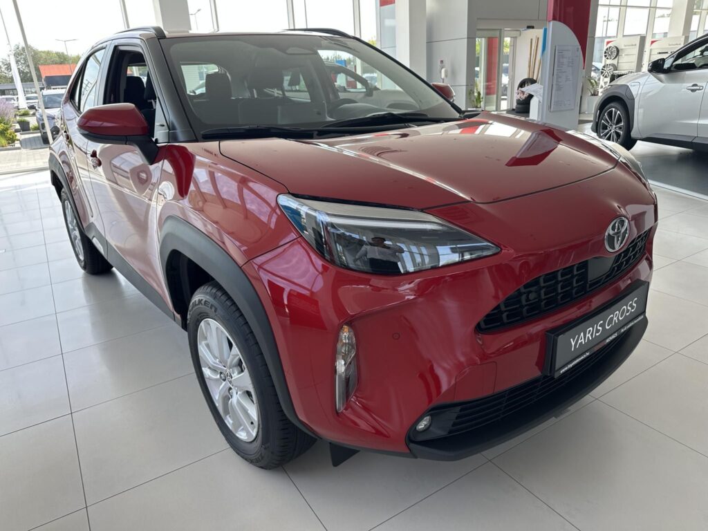 YARIS CROSS 1.5 Hybrid Comfort e-CVT Akár 0% THM lízingre is megvásárolható. részletekről érdeklődjön a lenti mobil s