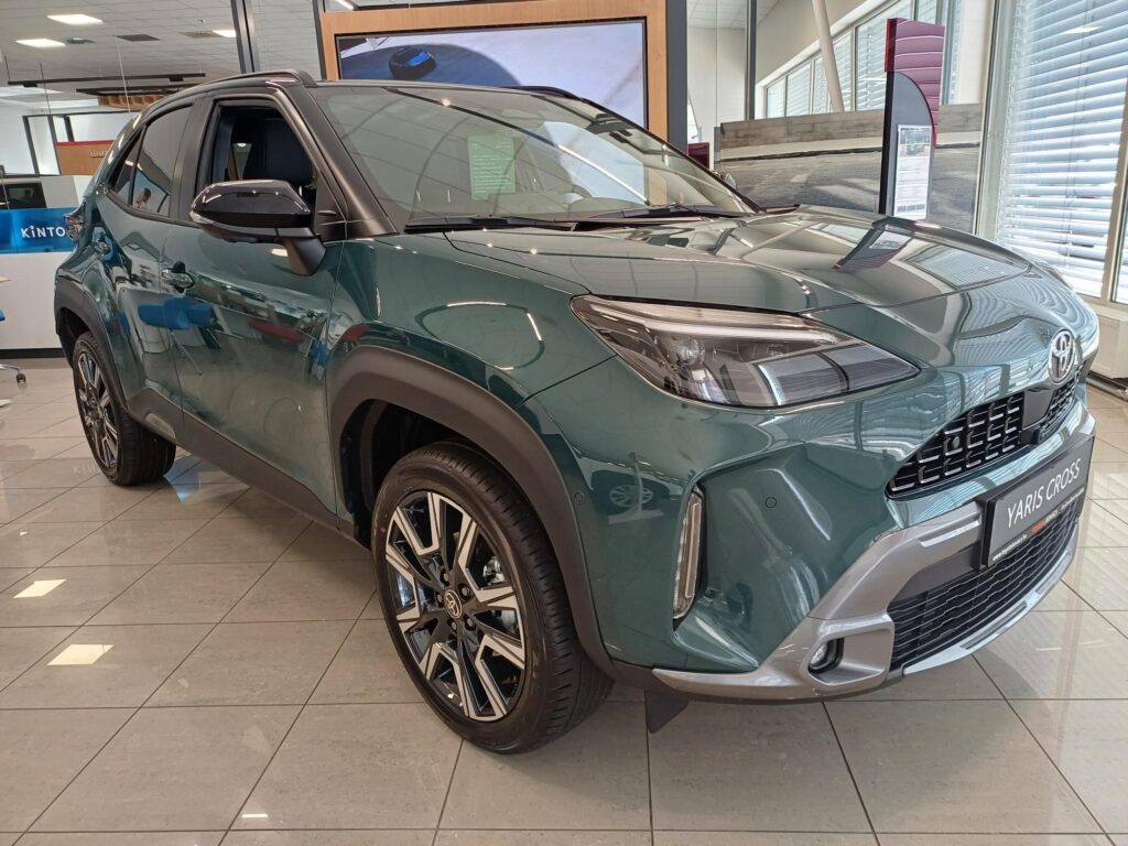 YARIS CROSS 1.5 Hybrid Executive bi-tone Tech e-CVT Panorama