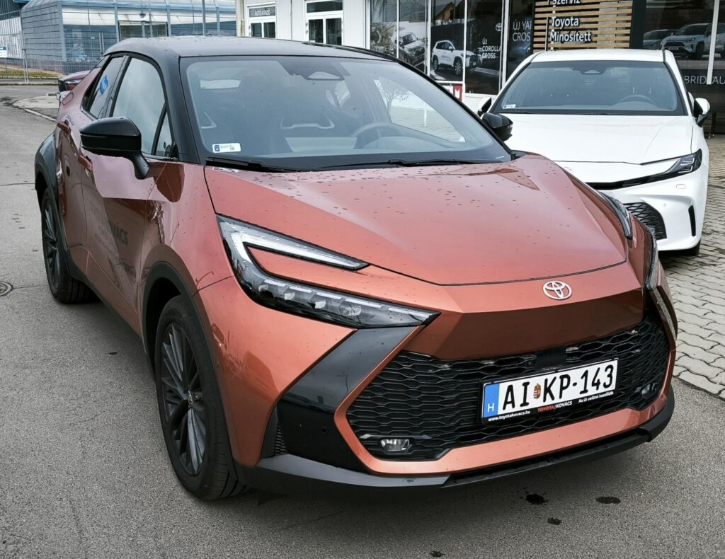 C-HR 2.0 PHEV Tokyo Edition e-CVT