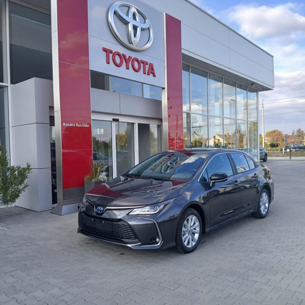 COROLLA Sedan 1.8 Hybrid Comfort Tech e-CVT akár 0% THM lízingre