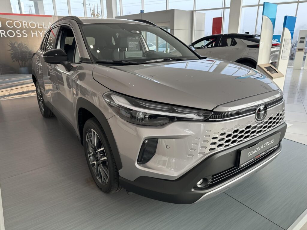 COROLLA CROSS 2.0 Hybrid Style e-CVT Készletről azonnal elérhető