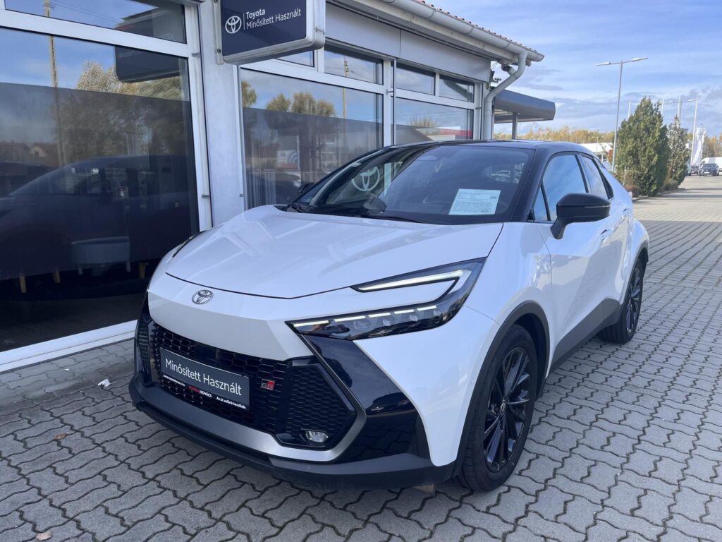 C-HR 2.0 Hybrid GR Sport e-CVT 4 db Michelin téli gumival