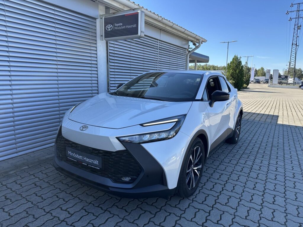 C-HR 1.8 Hybrid Style e-CVT Téli szereltkerékkel