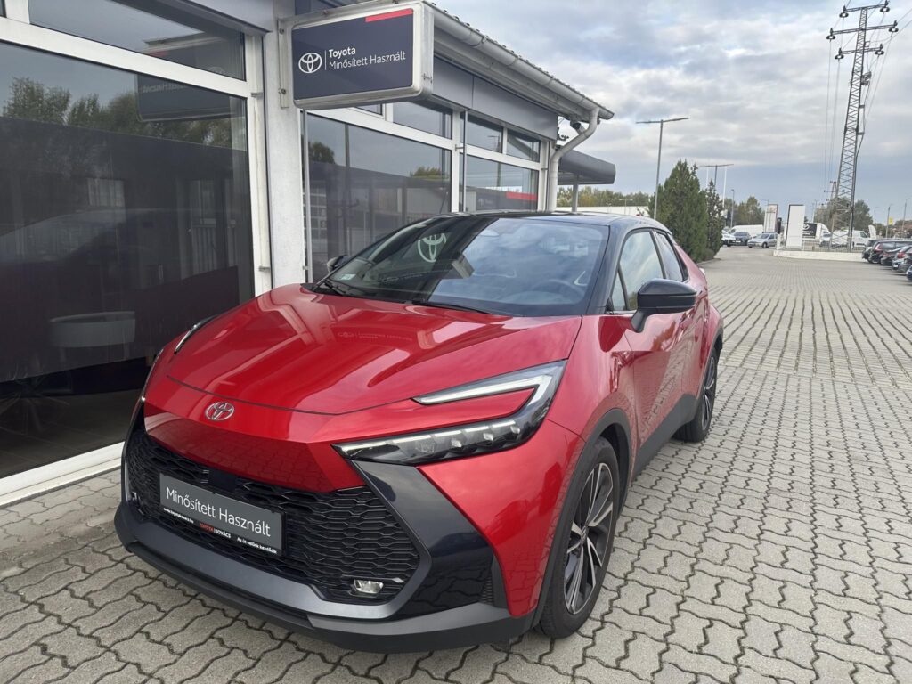 C-HR 1.8 Hybrid Executive e-CVT 4 db téli gumival