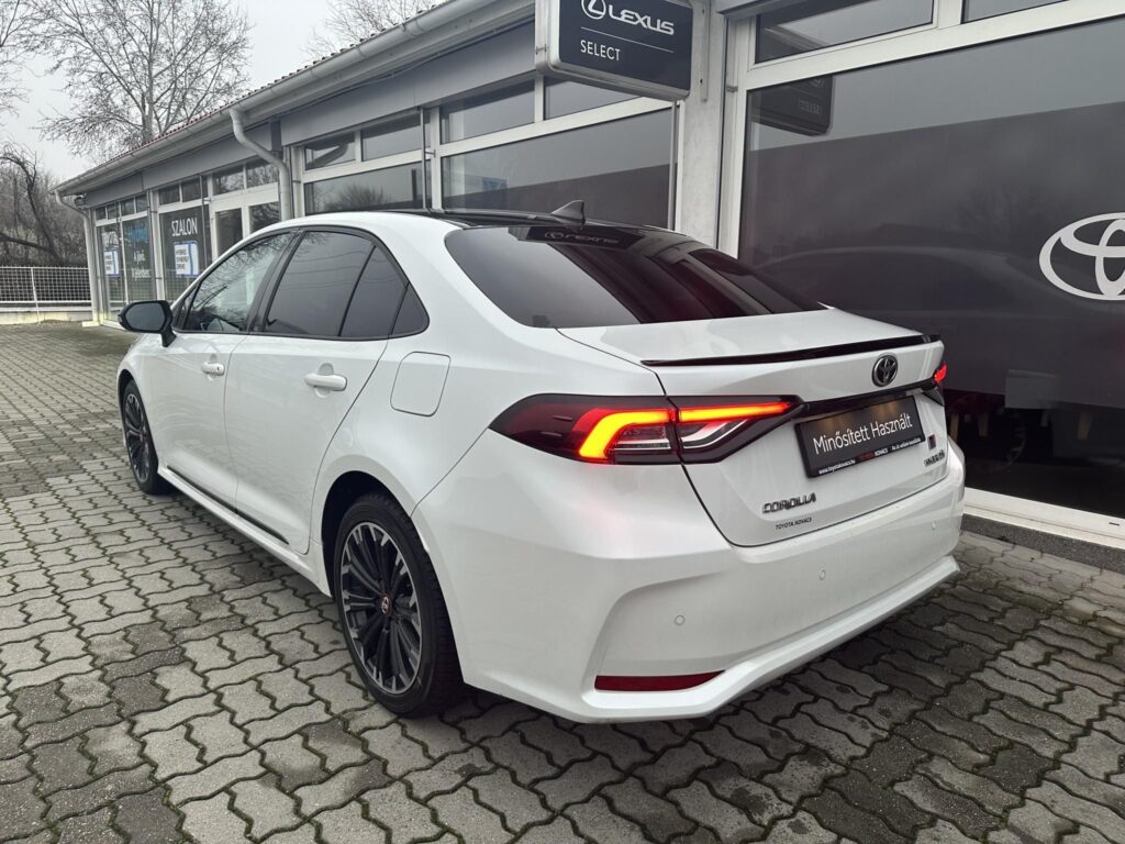 COROLLA Sedan 1.8 Hybrid GR-Sport e-CVT