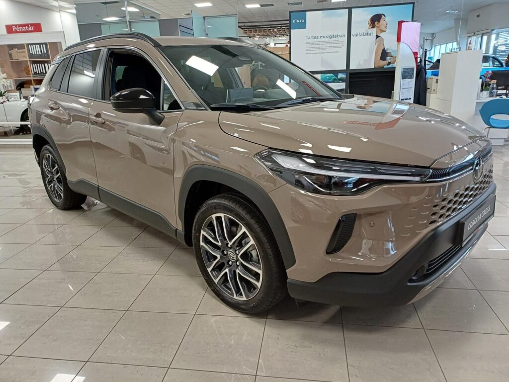 COROLLA CROSS 2.0 Hybrid Style e-CVT új modell készletről!