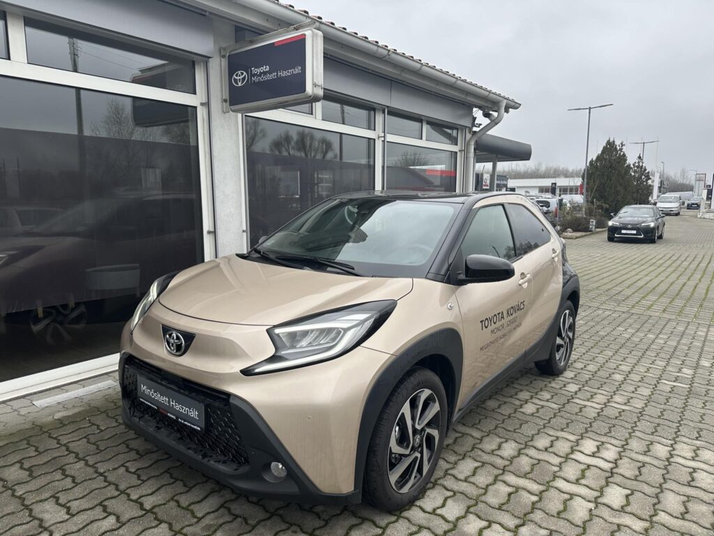 AYGO X 1.0 VVT-i Style Tech Vision