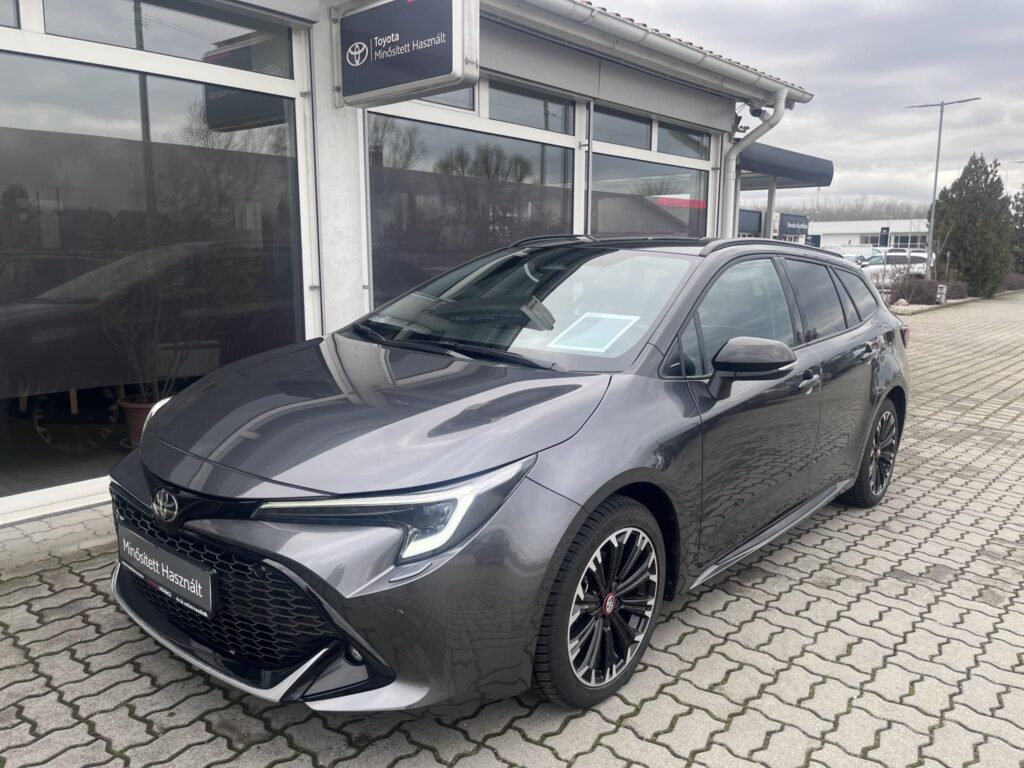 COROLLA Touring Sports 1.8 Hybrid GR Sport e-CVT Minősített használtautó garanciával és 4 db téli gumival!