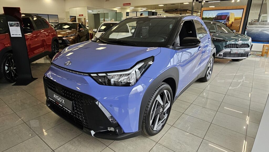AYGO X 1.5 Hybrid Executive e-CVT Új modell Hybrid hajtással!