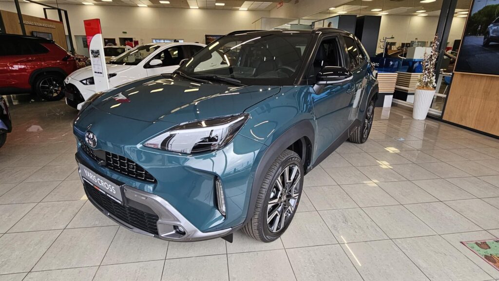 YARIS CROSS 1.5 Hybrid Executive bi-tone Tech e-CVT VIP csomag!