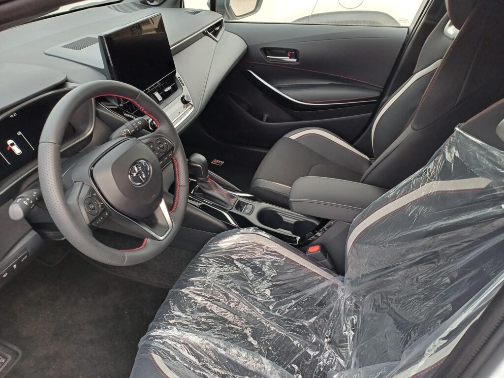 COROLLA Touring Sports 2.0 Hybrid GR Sport e-CVT GR Sport JBL készletről!