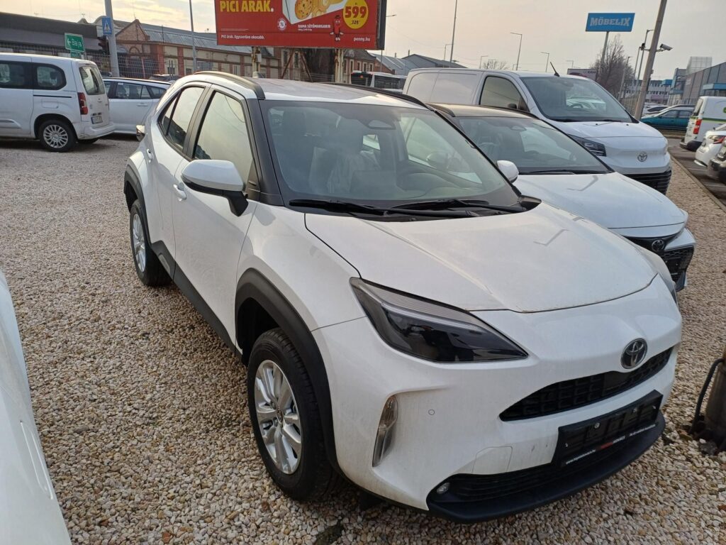 YARIS CROSS 1.5 Hybrid Comfort e-CVT készletről azonnal!