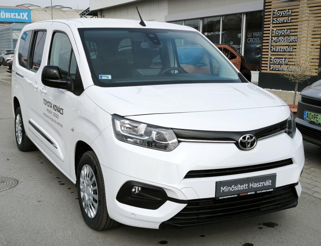 PROACE City Verso 1.2T Shuttle L2H1 [7 személy] 2030-IG GARANCIÁLIS!