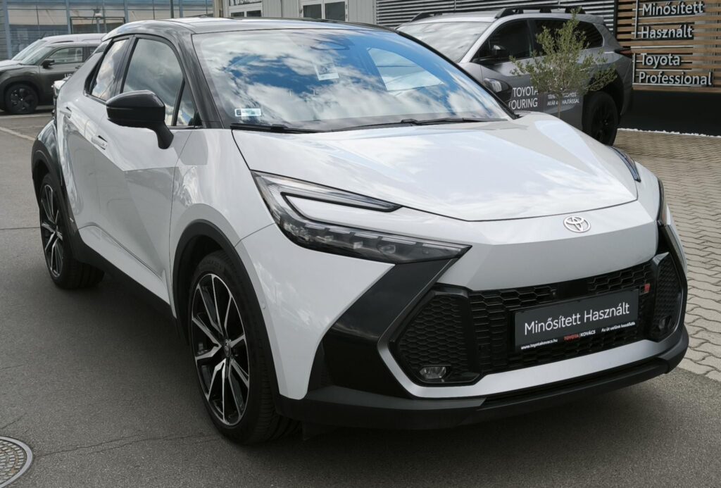 C-HR 2.0 Hybrid GR Sport Tech Premier Edition AWD e-CVT 2 ÉV GARANCIÁVAL! ÁFÁS!