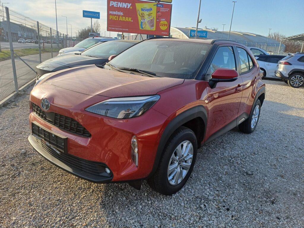 YARIS CROSS 1.5 Hybrid Comfort Business e-CVT Készletről azonnal elvihető