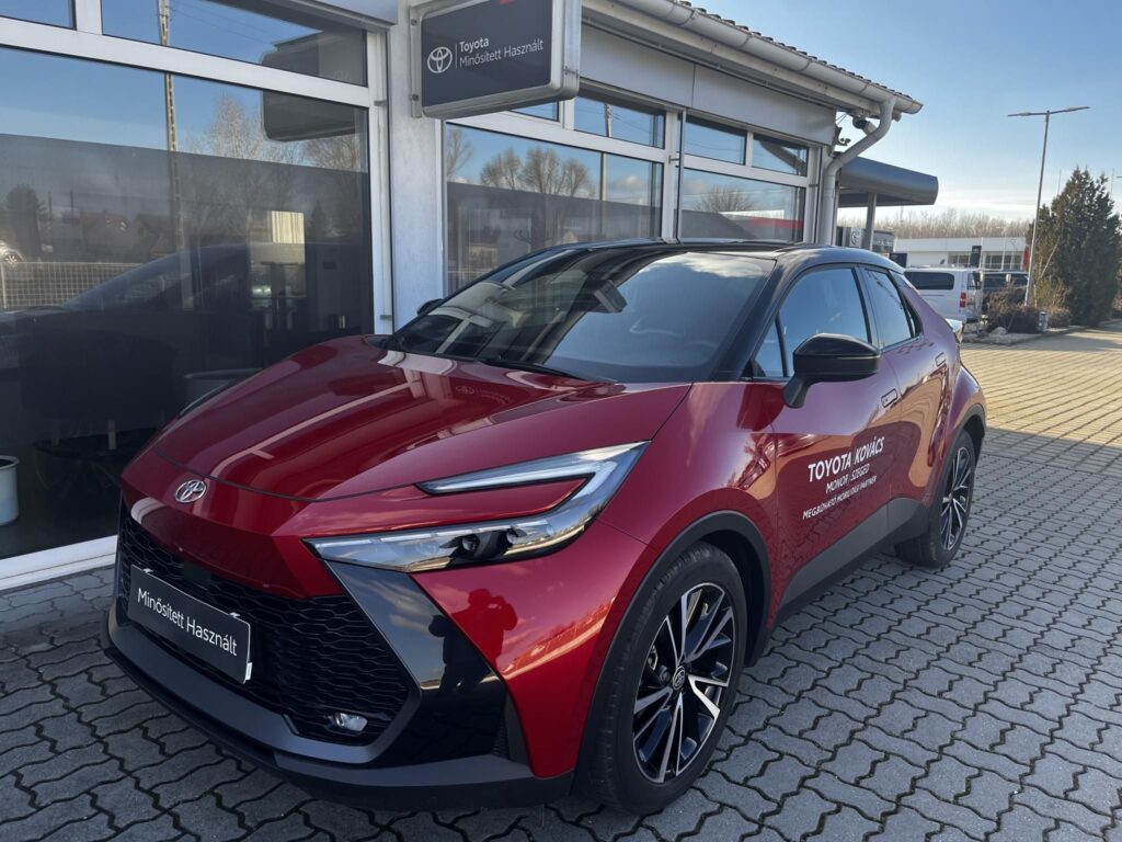 C-HR 1.8 Hybrid Executive e-CVT Minősített használtautó garanciával és 4 db téli gumival!