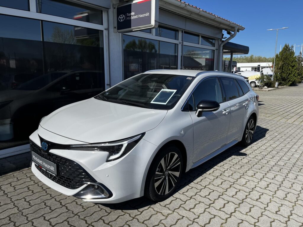 COROLLA Touring Sports 1.8 Hybrid Style e-CVT Minősített használtautó garanciával és 4 db téli gumival!