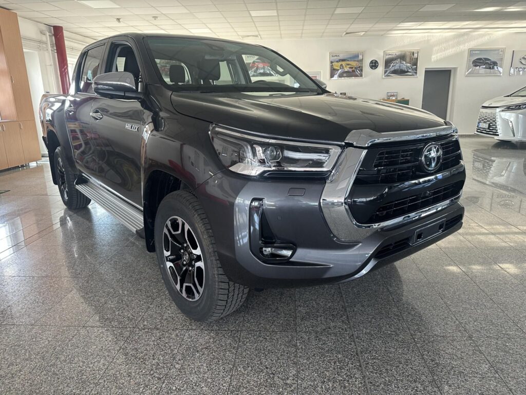 HILUX 2.8 D-4D MHEV 4×4 Double Executive (Automata) akár 3% THM