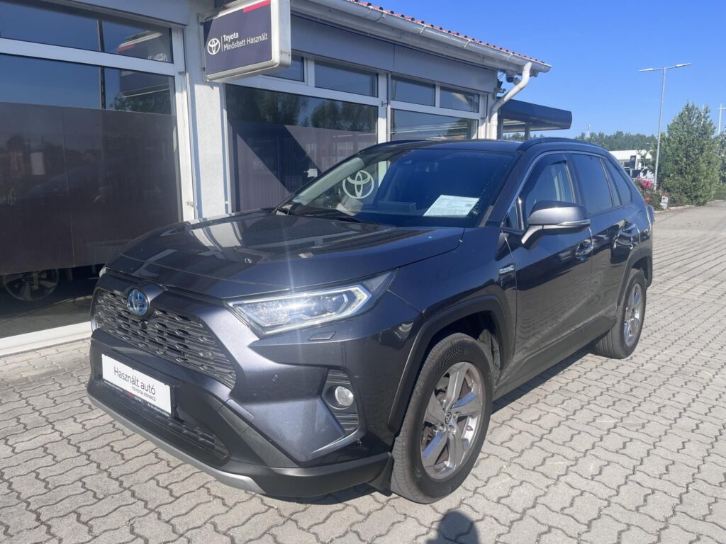 RAV 4 Rav4 2.5 Hybrid Executive e-CVT Téli szerelt kerékszettel!