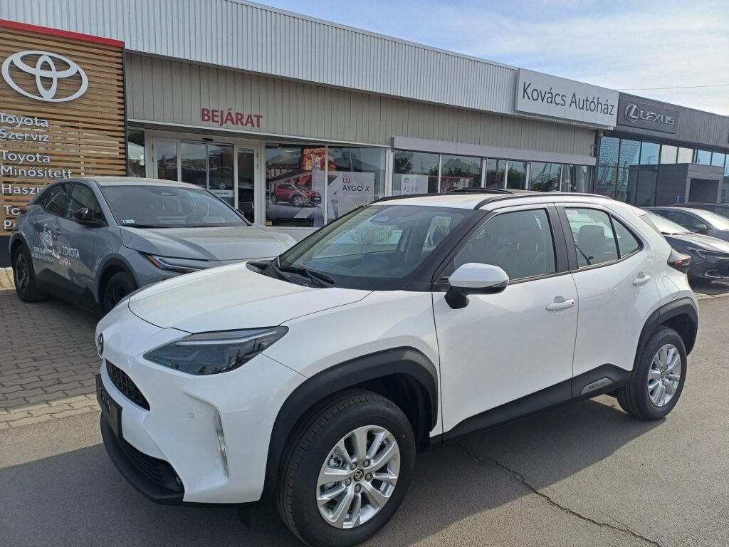 YARIS CROSS 1.5 Hybrid Comfort e-CVT Készletről azonnal