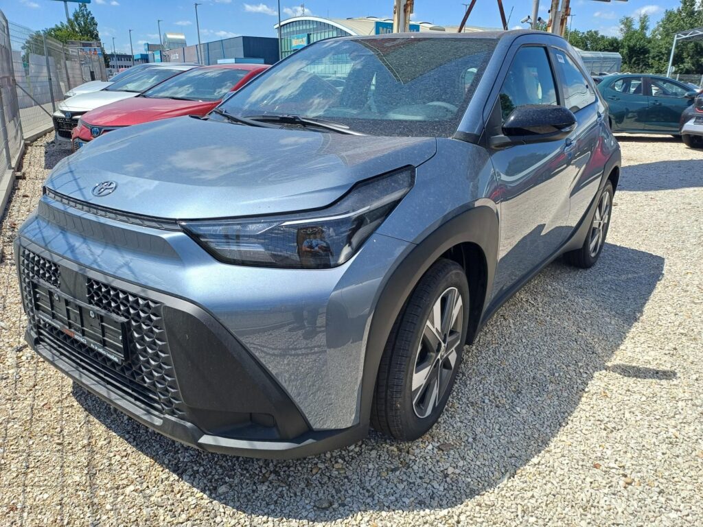 AYGO X 1.5 Hybrid Comfort e-CVT készletről azonnal!
