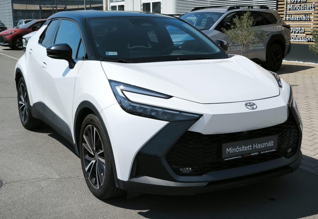 C-HR 1.8 Hybrid Executive e-CVT 2 ÉV GARANCIÁVAL!