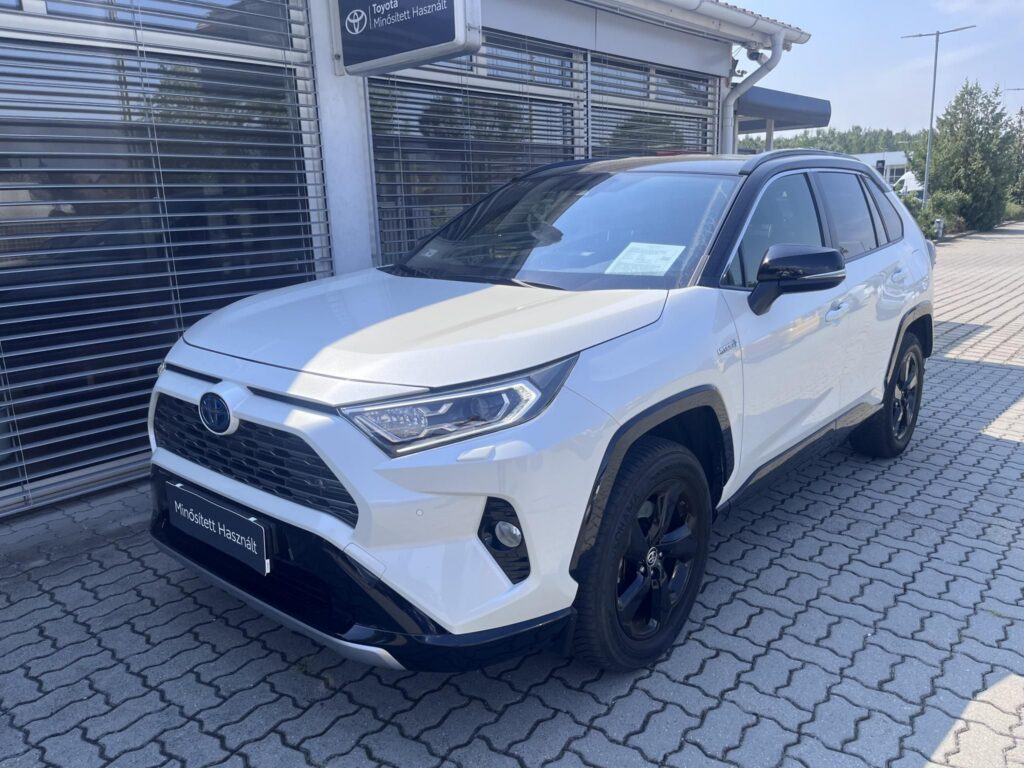 RAV 4 Rav4 2.5 Hybrid Selection e-CVT magyarországi vezetett szervízkönyv Minősített Használtautó Garanciával