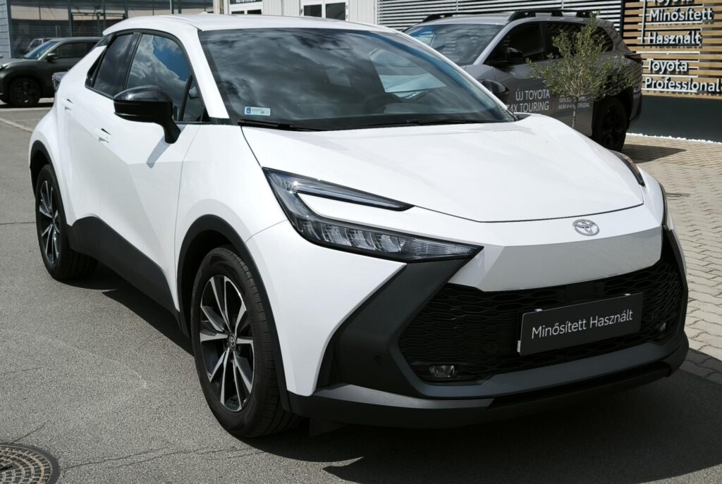 C-HR 1.8 Hybrid Style e-CVT GARANCIÁLIS!