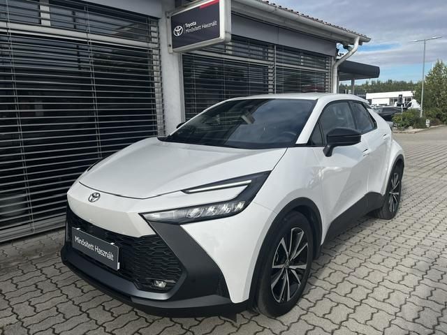 C-HR 1.8 Hybrid Style e-CVT Minősített használtautó garanciával és 4 db téli gumival!