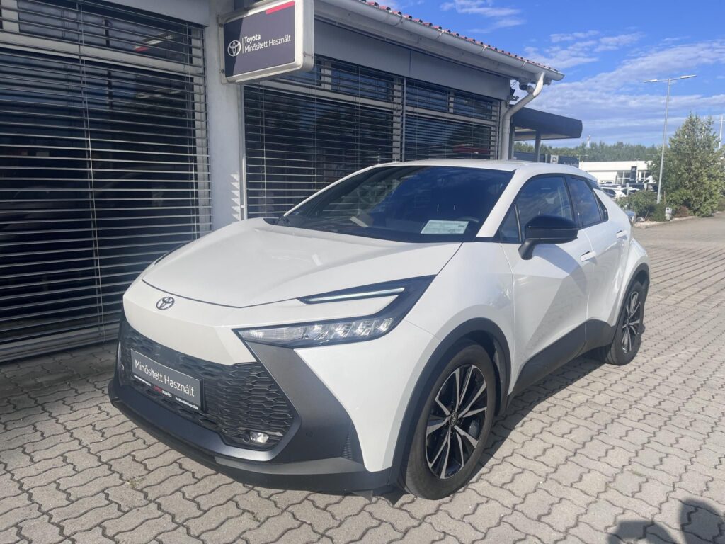 C-HR 1.8 Hybrid Style e-CVT magyarországi vezetett szervízkönyv! Minősített Használtautó Garanciával
